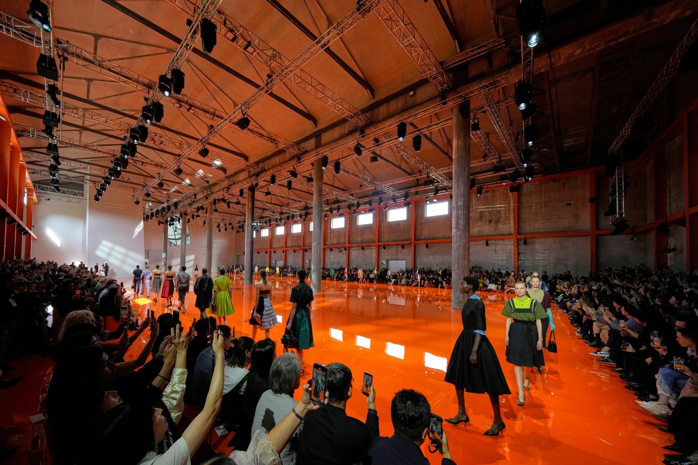 Prada's Milan runway offers the freedom to compose looks beyond fashion's conventions | iNFOnews.ca Prada's Milan runway offers the freedom to compose looks beyond fashion's conventions | iNFOnews.ca