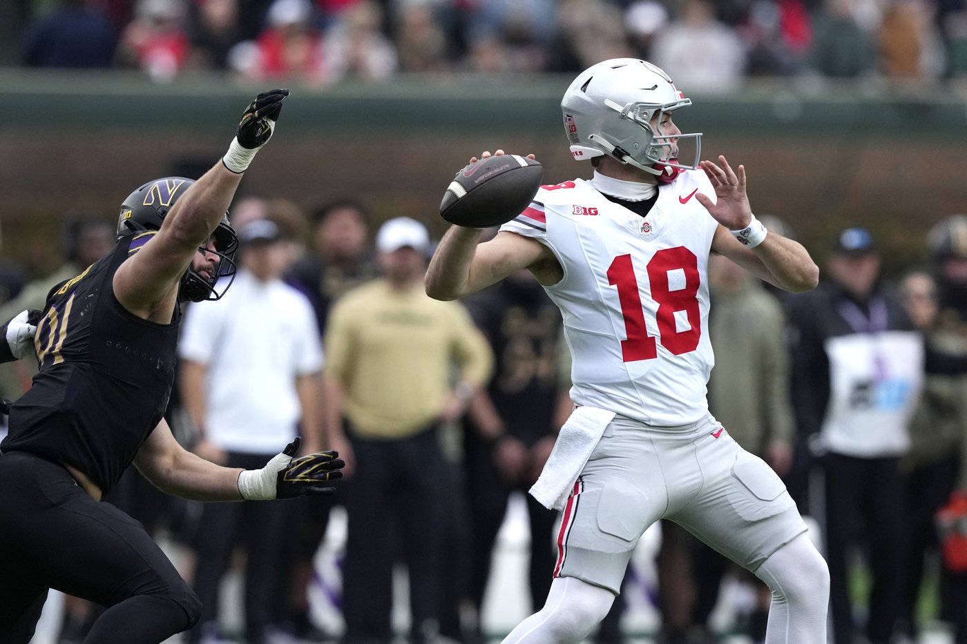 Will Howard helps No. 2 Ohio State rout Northwestern 31-7 at Wrigley Field | iNFOnews.ca