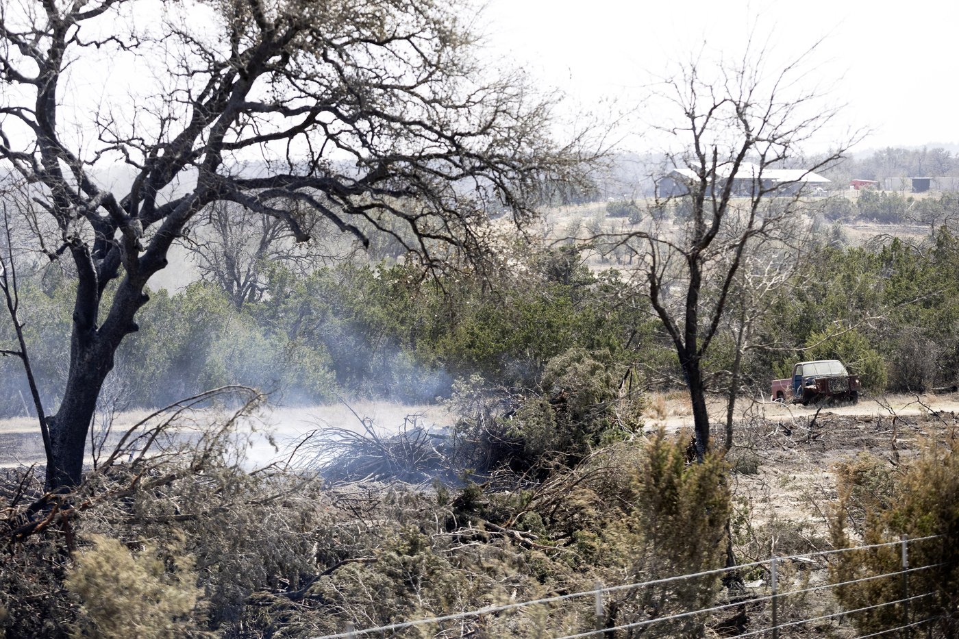 As Oklahoma reels from deadly wildfires, authorities warn of fresh fire threat | iNFOnews.ca