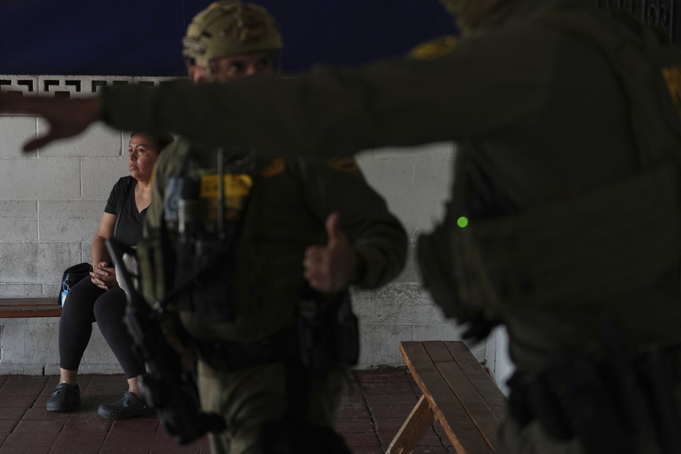 Man struck and killed on freeway after fleeing immigration agents, California official says | iNFOnews.ca Man struck and killed on freeway after fleeing immigration agents, California official says | iNFOnews.ca