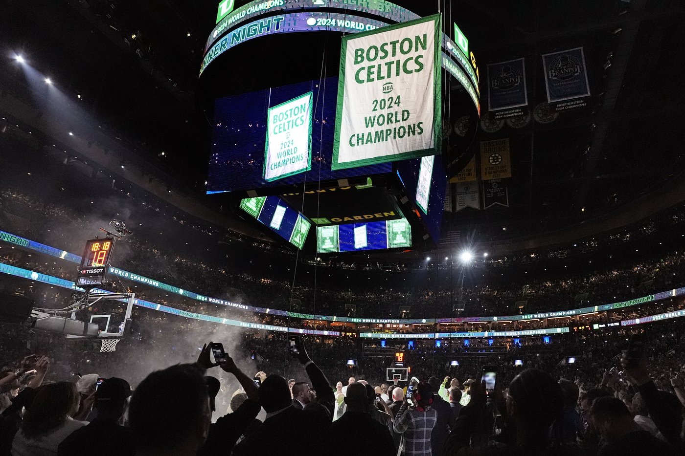 Celtics celebrate 18th NBA title with banner, rings and call from Tatum: 'Let's do it again.' | iNFOnews.ca