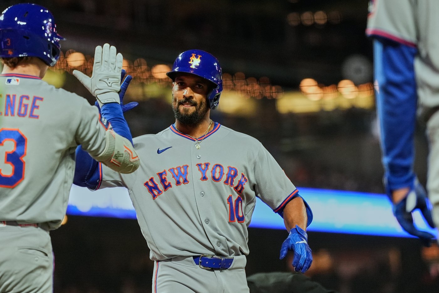 Alvarez hits 2 homers and Mets bust out at the plate to back McLean in 10-3 blowout of Giants | iNFOnews.ca Alvarez hits 2 homers and Mets bust out at the plate to back McLean in 10-3 blowout of Giants | iNFOnews.ca