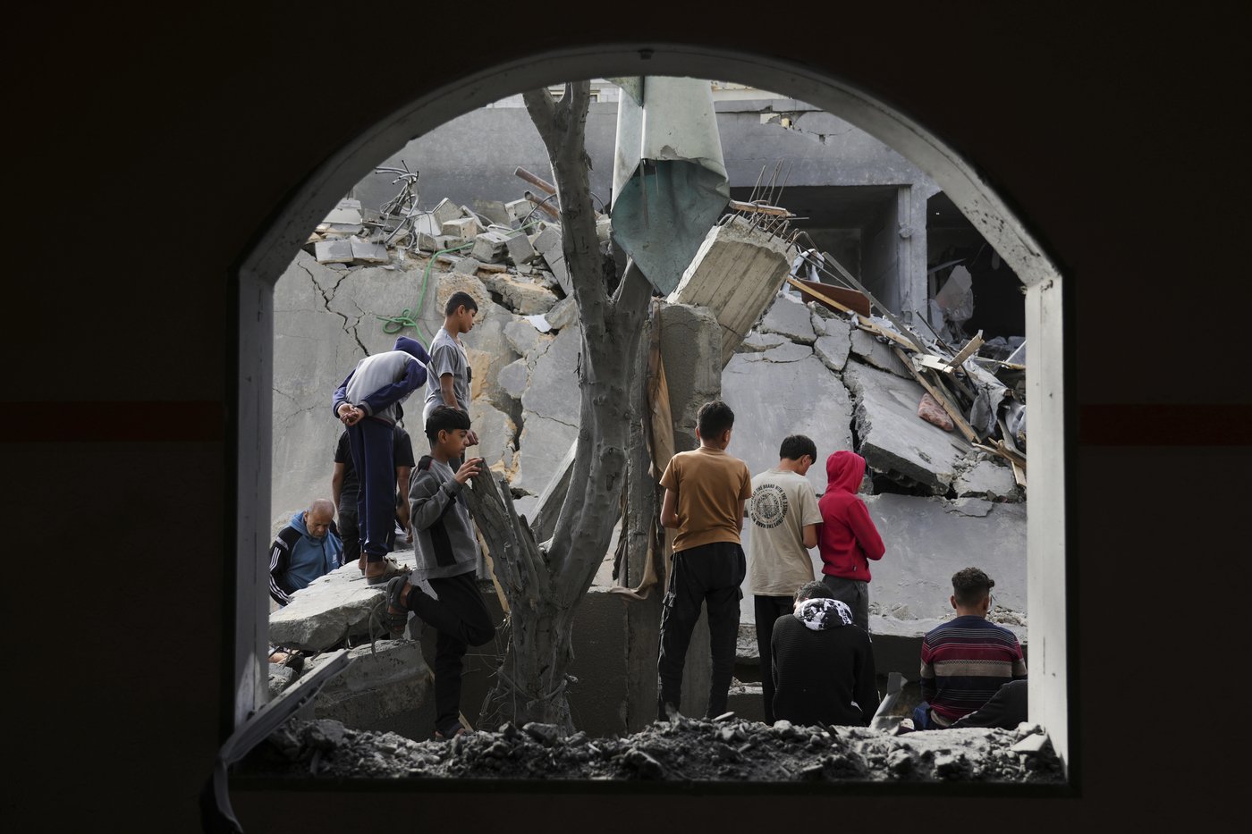 An Israeli strike hit near a charity kitchen in Gaza as Palestinians gathered for food | iNFOnews.ca An Israeli strike hit near a charity kitchen in Gaza as Palestinians gathered for food | iNFOnews.ca