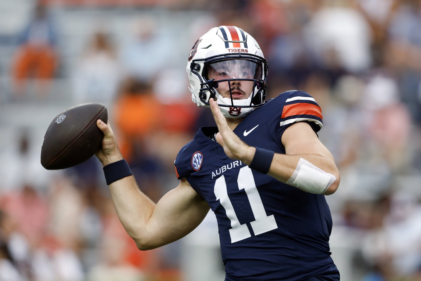 Jackson Arnold returning to Oklahoma as Auburn's QB following a rocky stint with the Sooners | iNFOnews.ca Jackson Arnold returning to Oklahoma as Auburn's QB following a rocky stint with the Sooners | iNFOnews.ca