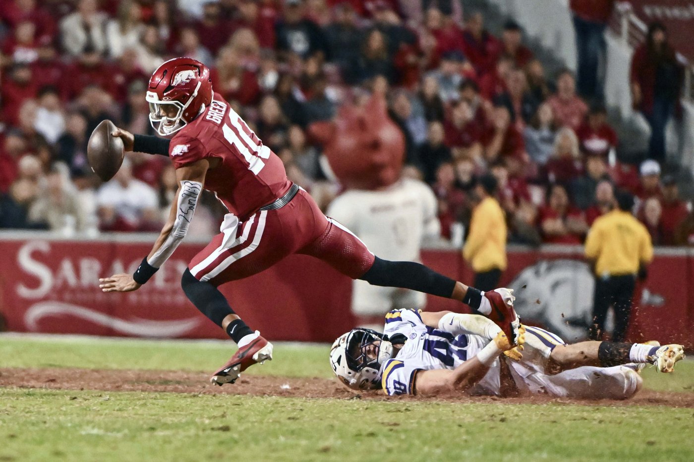 Arkansas visits Mississippi State, with both looking to rebound from SEC losses against ranked teams | iNFOnews.ca