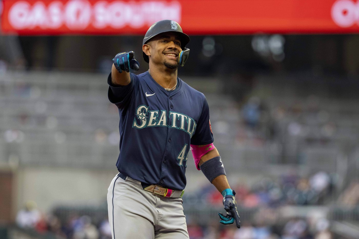 Rodríguez hits 2 homers, Raleigh gets his 52nd, and Mariners down Braves 10-2 | iNFOnews.ca Rodríguez hits 2 homers, Raleigh gets his 52nd, and Mariners down Braves 10-2 | iNFOnews.ca