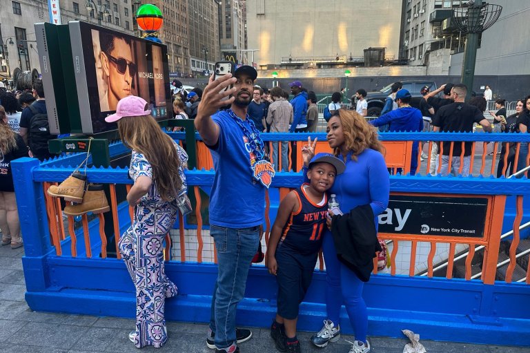 New York City is in a Knicks frenzy for its beloved team's 1st NBA Finals in 27 years | iNFOnews.ca