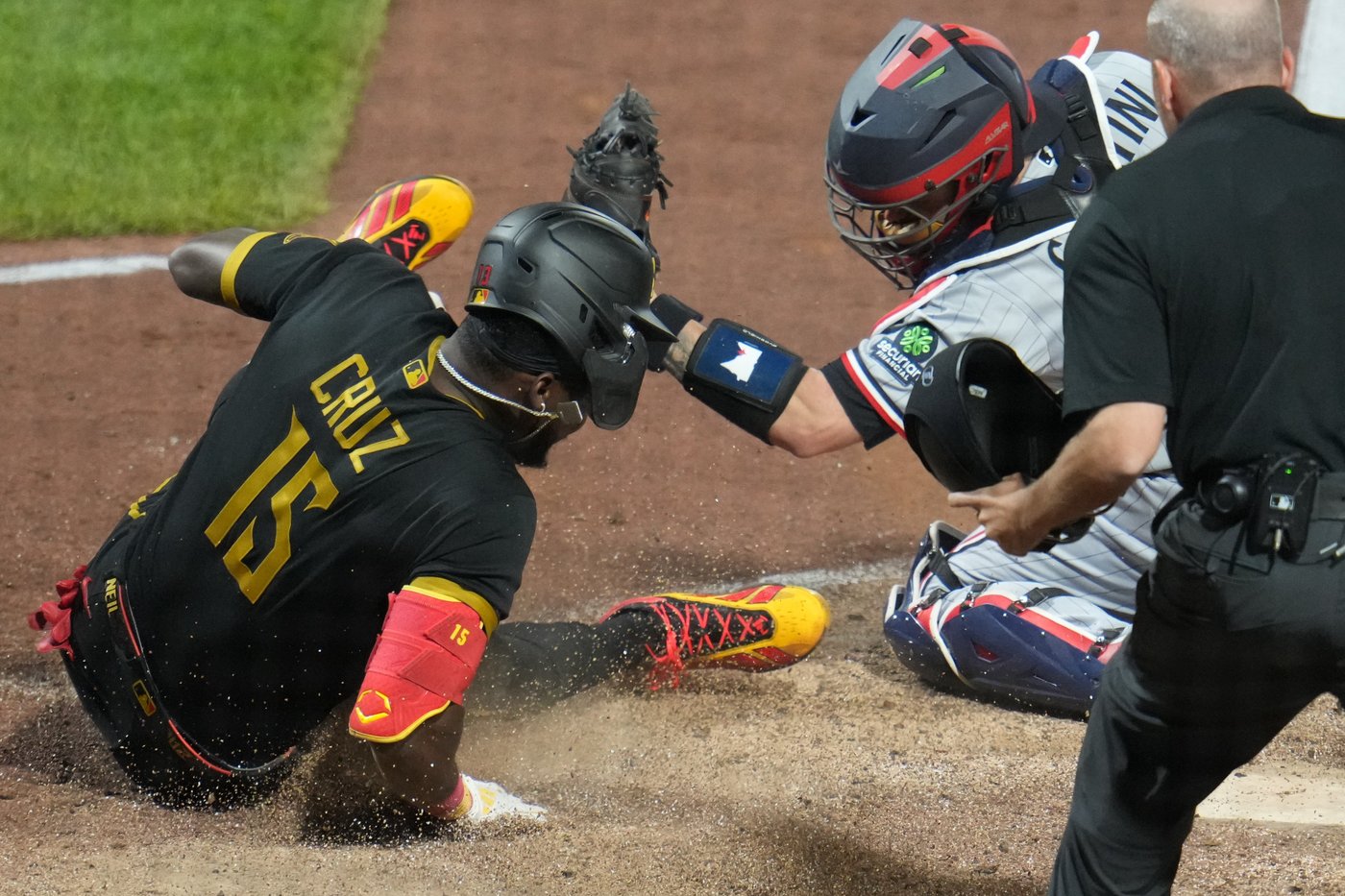 Reynolds hits 2-run homer in 9th to lift the Pirates past the Twins, 6-5 | iNFOnews.ca