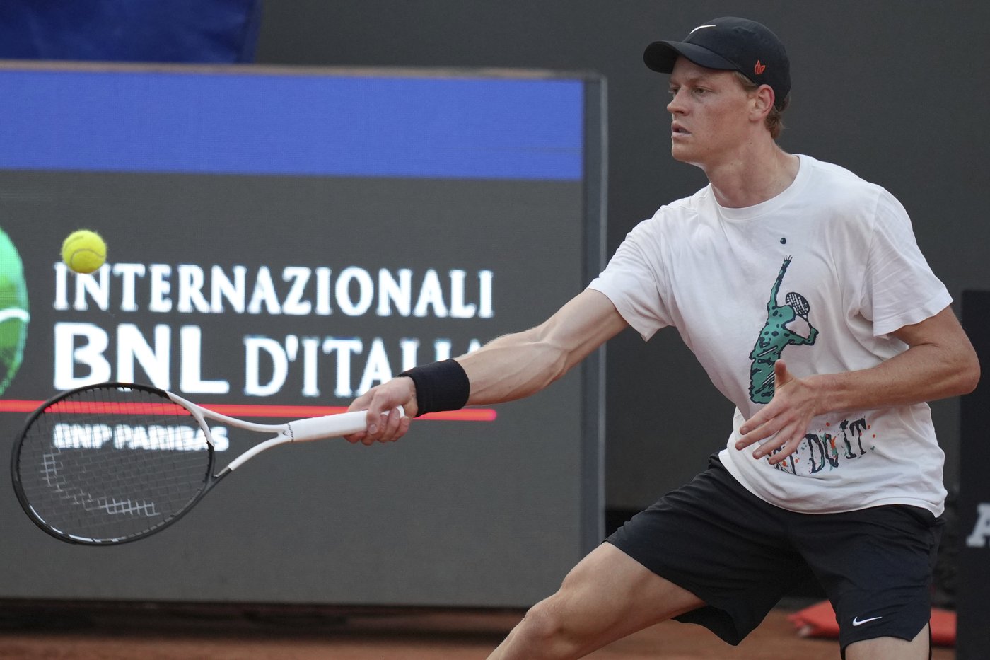 Sinner returns from doping ban to great fanfare at Italian Open | iNFOnews.ca