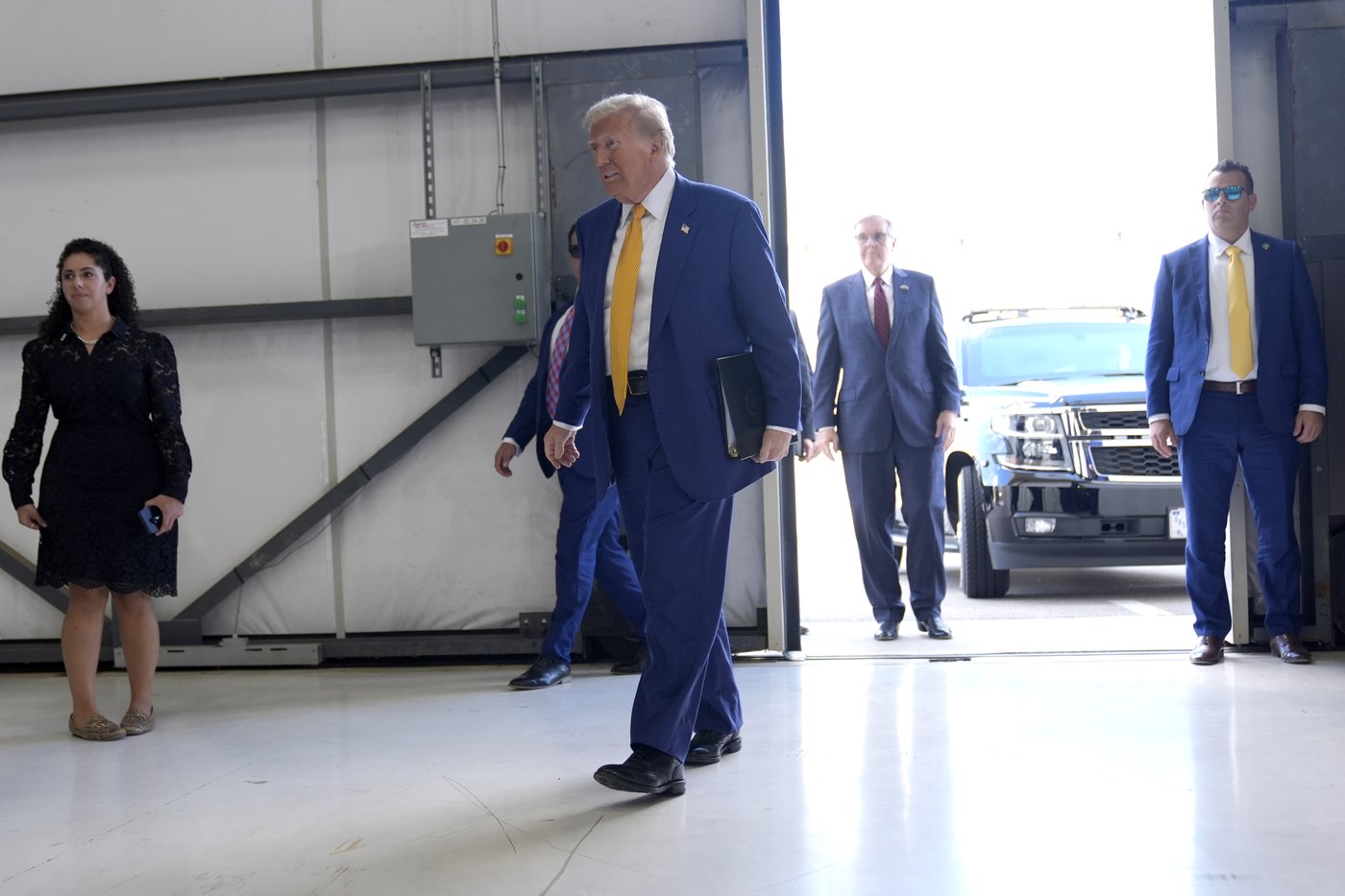 The Latest: Trump sits down with Joe Rogan, Harris rallies with Beyoncé | iNFOnews.ca