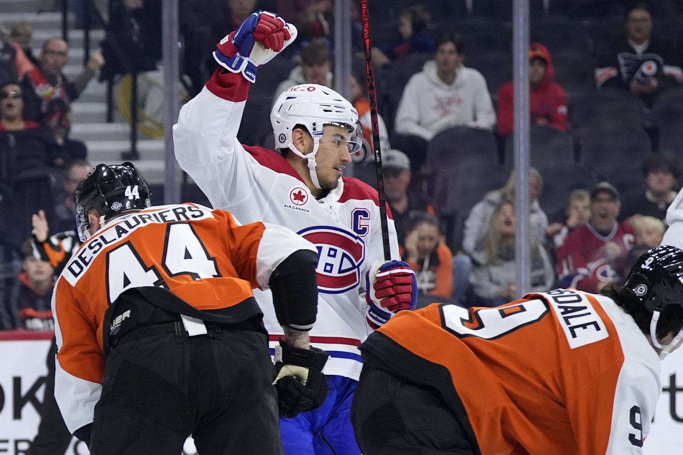 Suzuki, Gallagher lead Canadiens to 4-3 win over Flyers | iNFOnews.ca Suzuki, Gallagher lead Canadiens to 4-3 win over Flyers | iNFOnews.ca