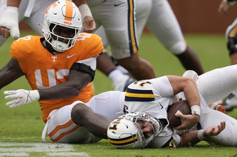 Aguilar throws for 288 yards, 2 TDs to lead No. 22 Tennessee past East Tennessee, 72-17 | iNFOnews.ca