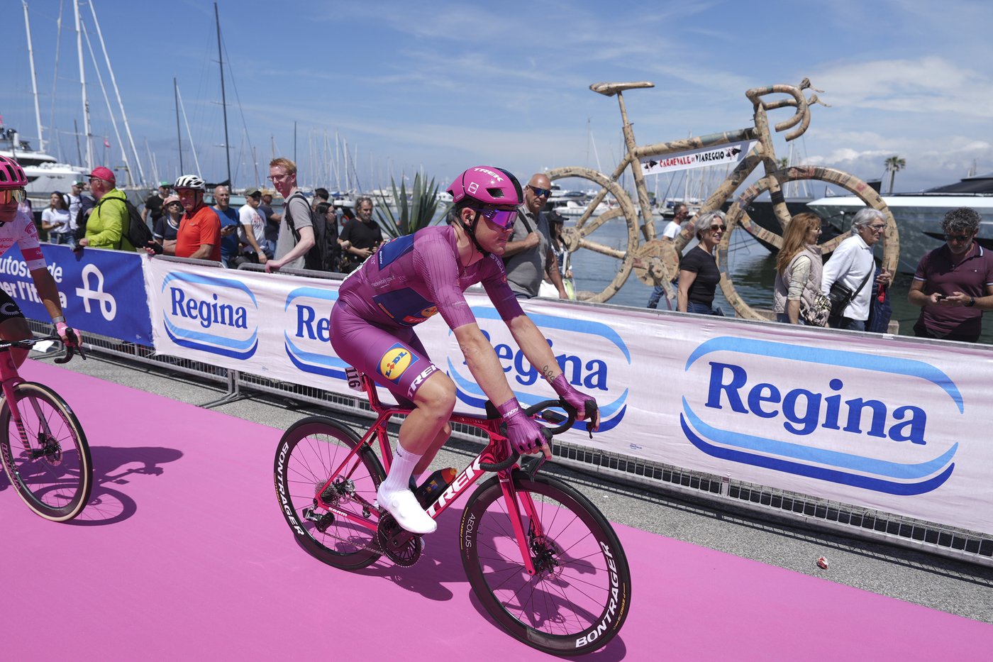 Carapaz triumphs in Giro d’Italia stage 11 as Del Toro extends overall lead | iNFOnews.ca