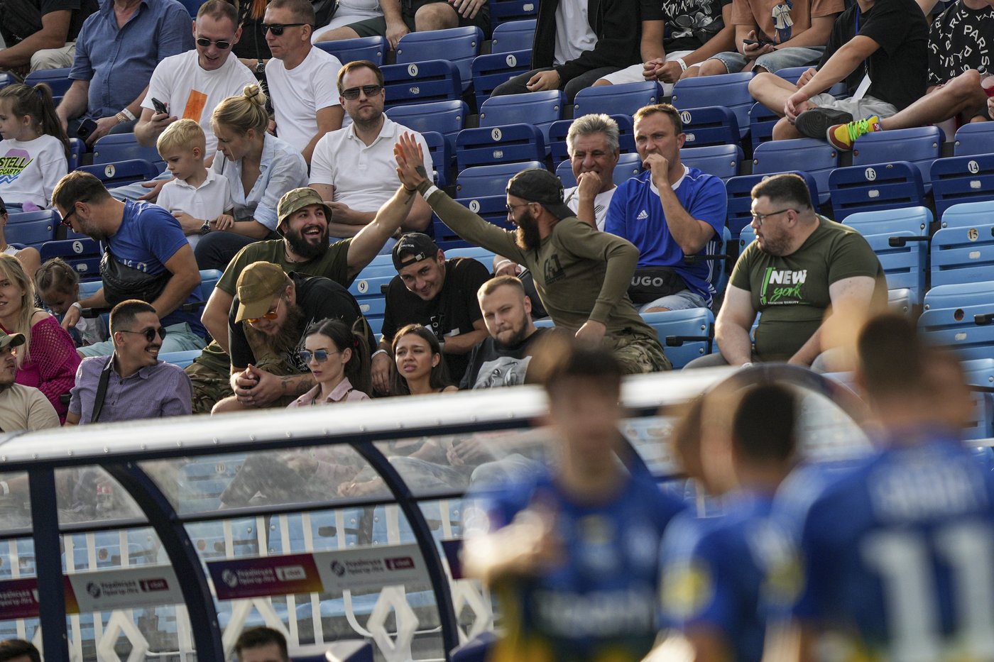 In wartime Ukraine, soccer fans bury rivalries and find a moment of calm at matches | iNFOnews.ca