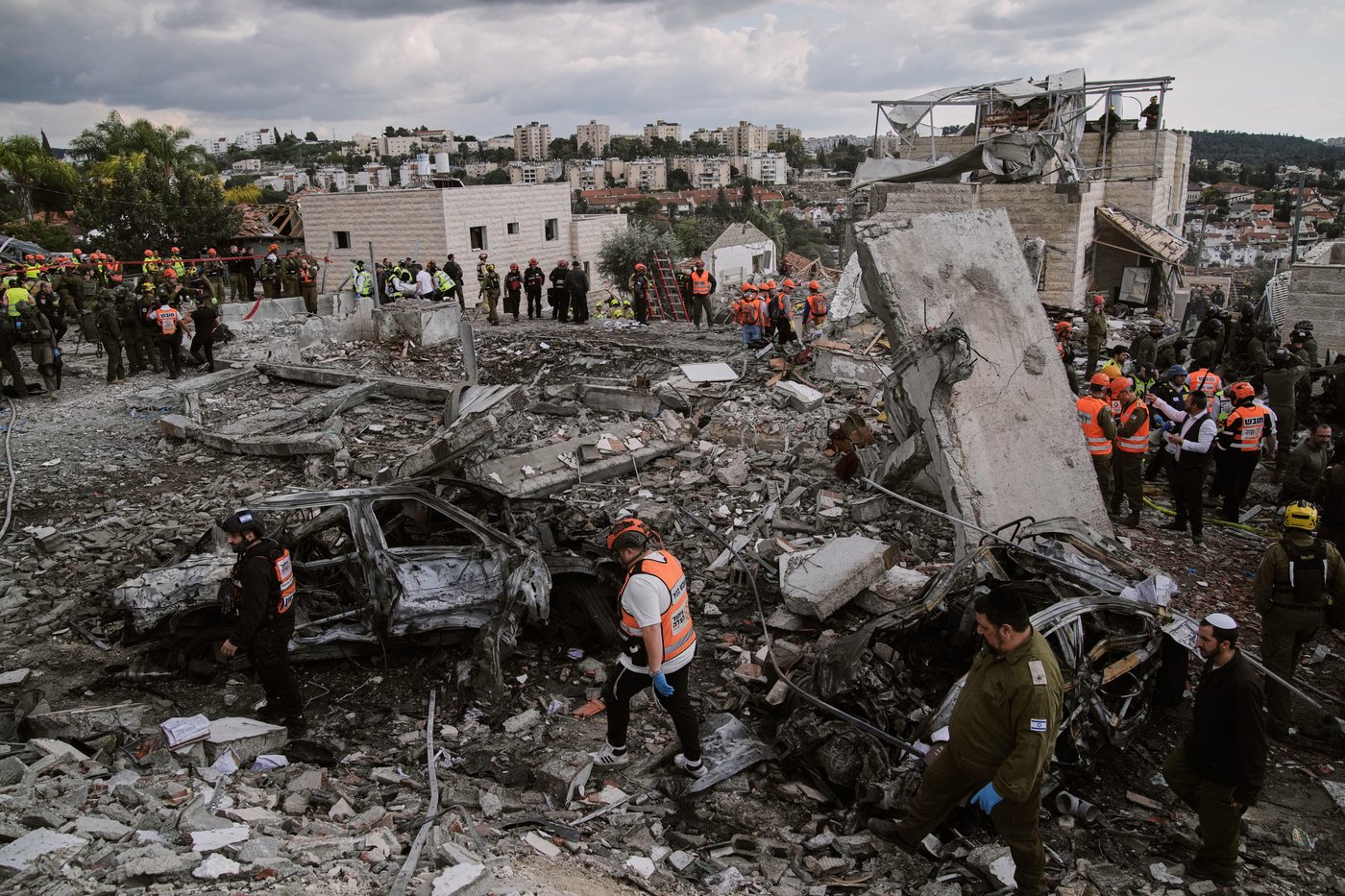 Israeli family who buried 3 of their children after missile attack clings to faith | iNFOnews.ca Israeli family who buried 3 of their children after missile attack clings to faith | iNFOnews.ca