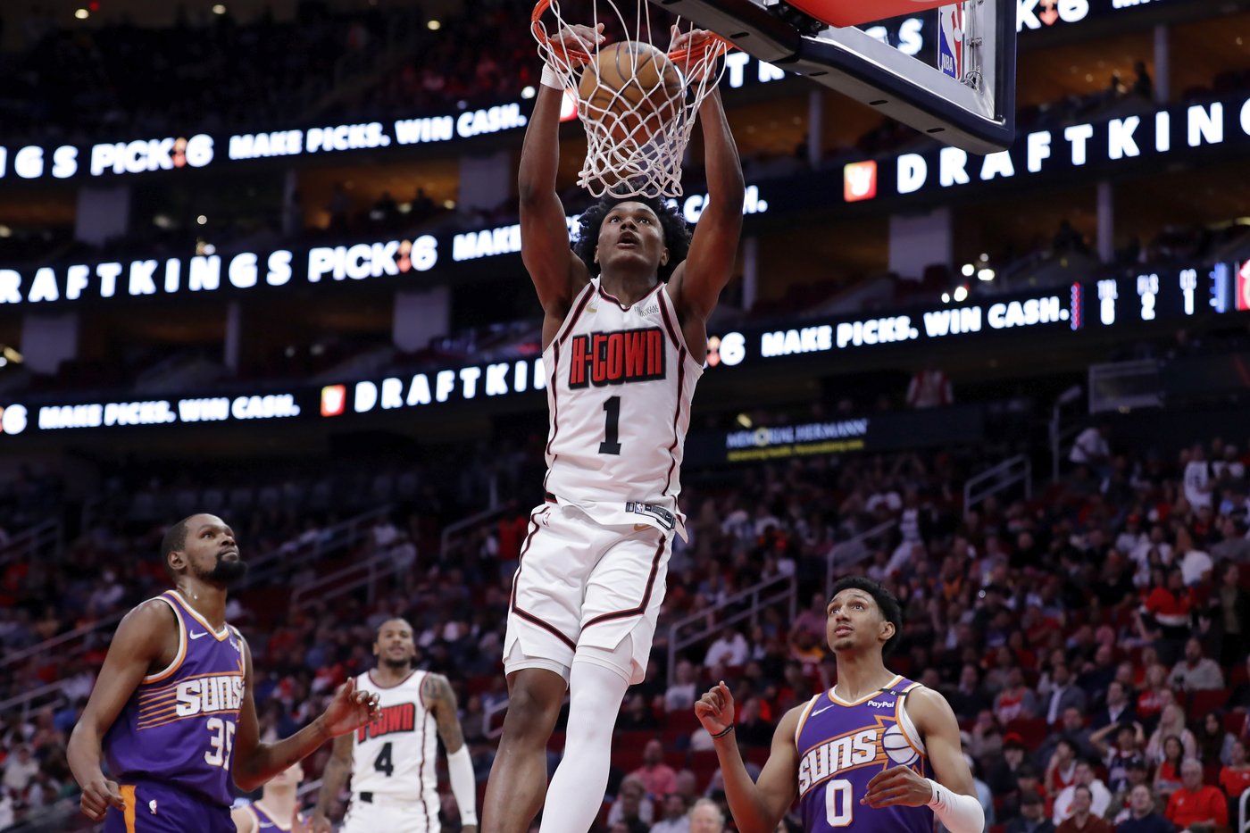 Amen Thompson's triple-double helps Rockets rally for 119-111 win over Suns | iNFOnews.ca