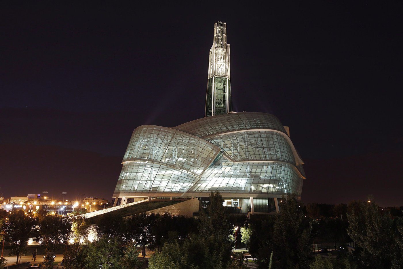 Canadians generally optimistic about human rights, despite challenges: poll | iNFOnews.ca