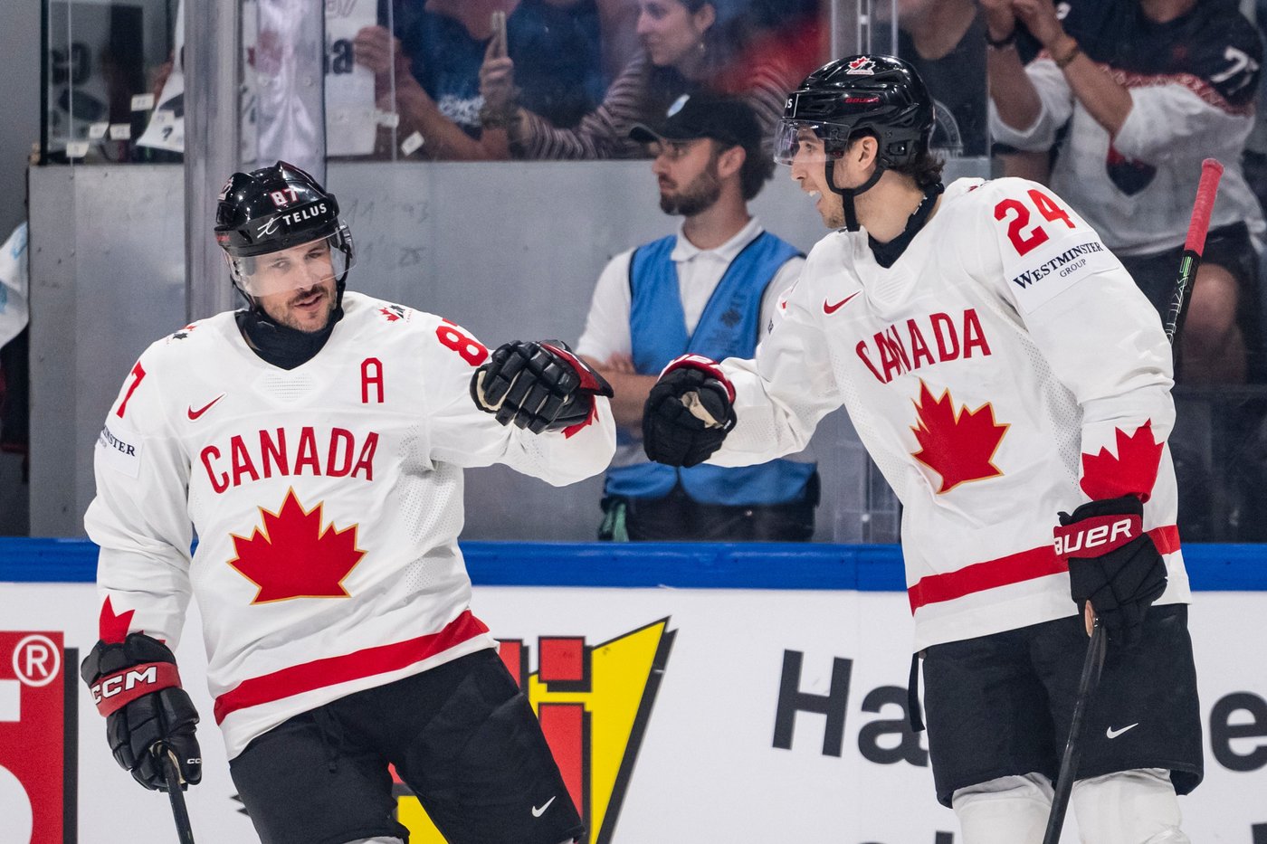 Canada scores 4 in the final period to beat Slovakia 5-1 at ice hockey worlds | iNFOnews.ca Canada scores 4 in the final period to beat Slovakia 5-1 at ice hockey worlds | iNFOnews.ca