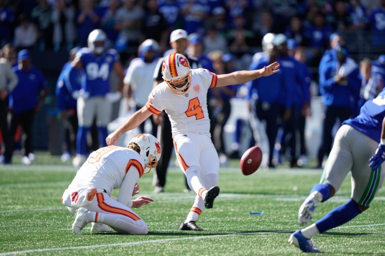 David's pick sets up winning FG as Bucs beat Seahawks 38-35 in duel between Mayfield and Darnold | iNFOnews.ca