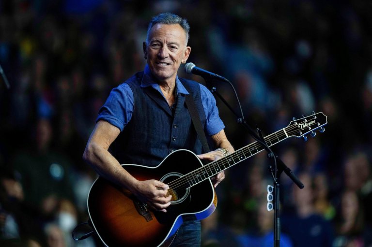 Veterans’ fundraiser draws Bruce Springsteen, Hasan Minhaj and Jon Stewart | iNFOnews.ca