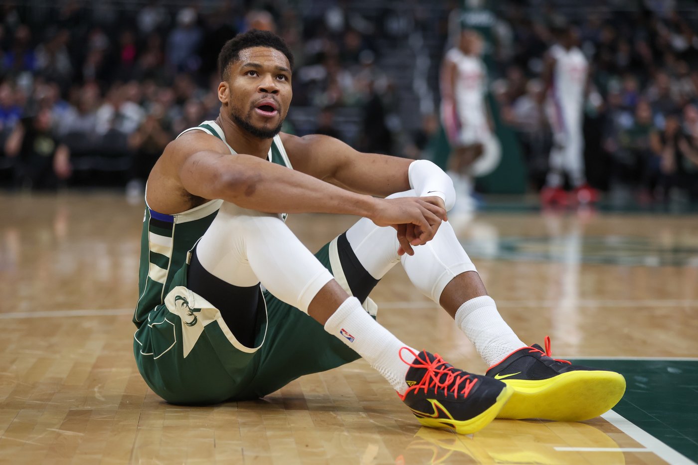 Antetokounmpo undergoes MRI after leaving Bucks' game with Pistons due to right calf strain | iNFOnews.ca Antetokounmpo undergoes MRI after leaving Bucks' game with Pistons due to right calf strain | iNFOnews.ca