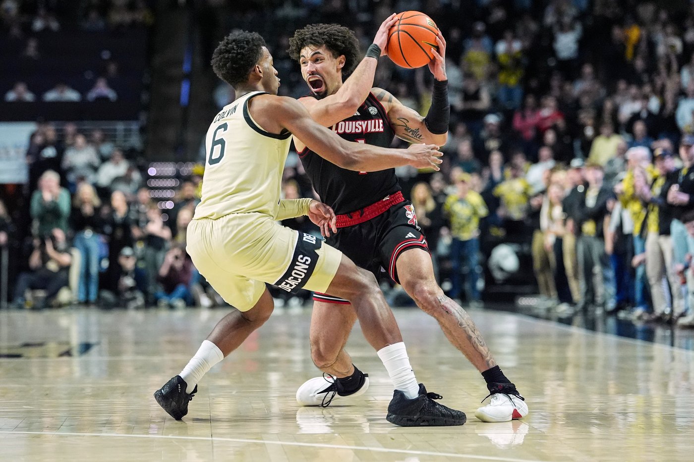 No. 24 Louisville cashes in at foul line late to hold off Wake Forest 88-80 | iNFOnews.ca No. 24 Louisville cashes in at foul line late to hold off Wake Forest 88-80 | iNFOnews.ca