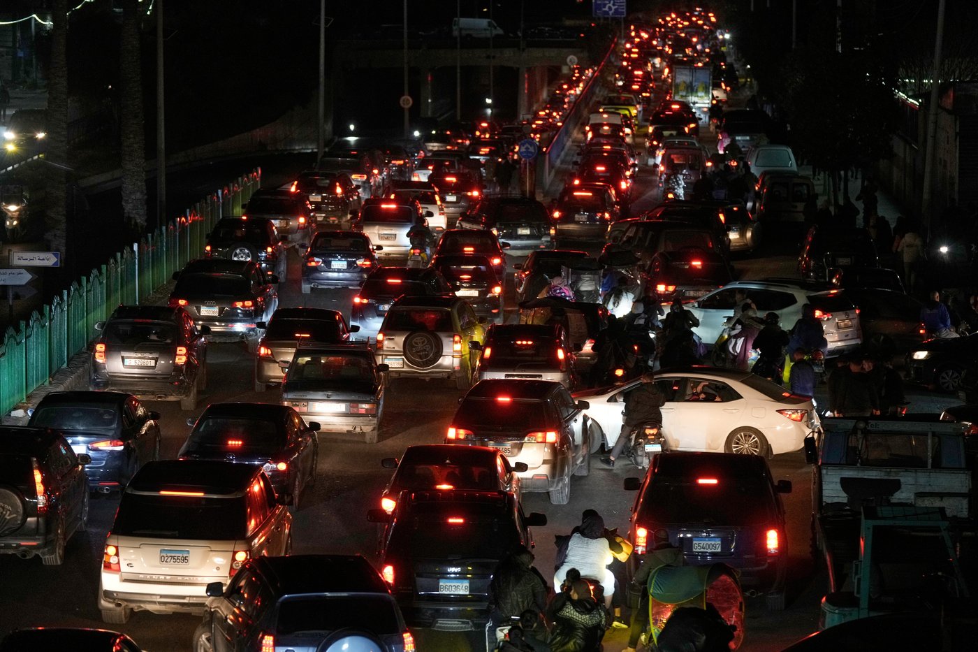 Photos show Lebanese people fleeing after Israeli strikes | iNFOnews.ca
