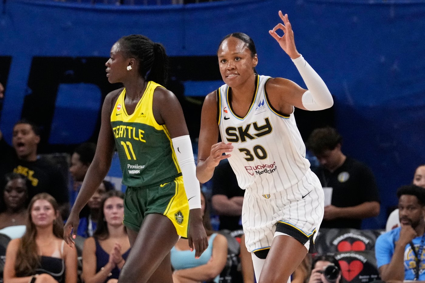 Azura Stevens scores 18 of her 20 points in the 1st half and the Sky beat the Storm 95-90 | iNFOnews.ca Azura Stevens scores 18 of her 20 points in the 1st half and the Sky beat the Storm 95-90 | iNFOnews.ca