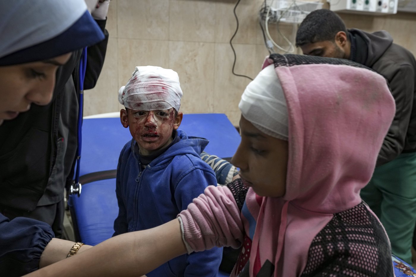 Middle East latest: Israeli strikes in Gaza kill 17, medics say, as Hamas accepts a ceasefire draft | iNFOnews.ca Middle East latest: Israeli strikes in Gaza kill 17, medics say, as Hamas accepts a ceasefire draft | iNFOnews.ca