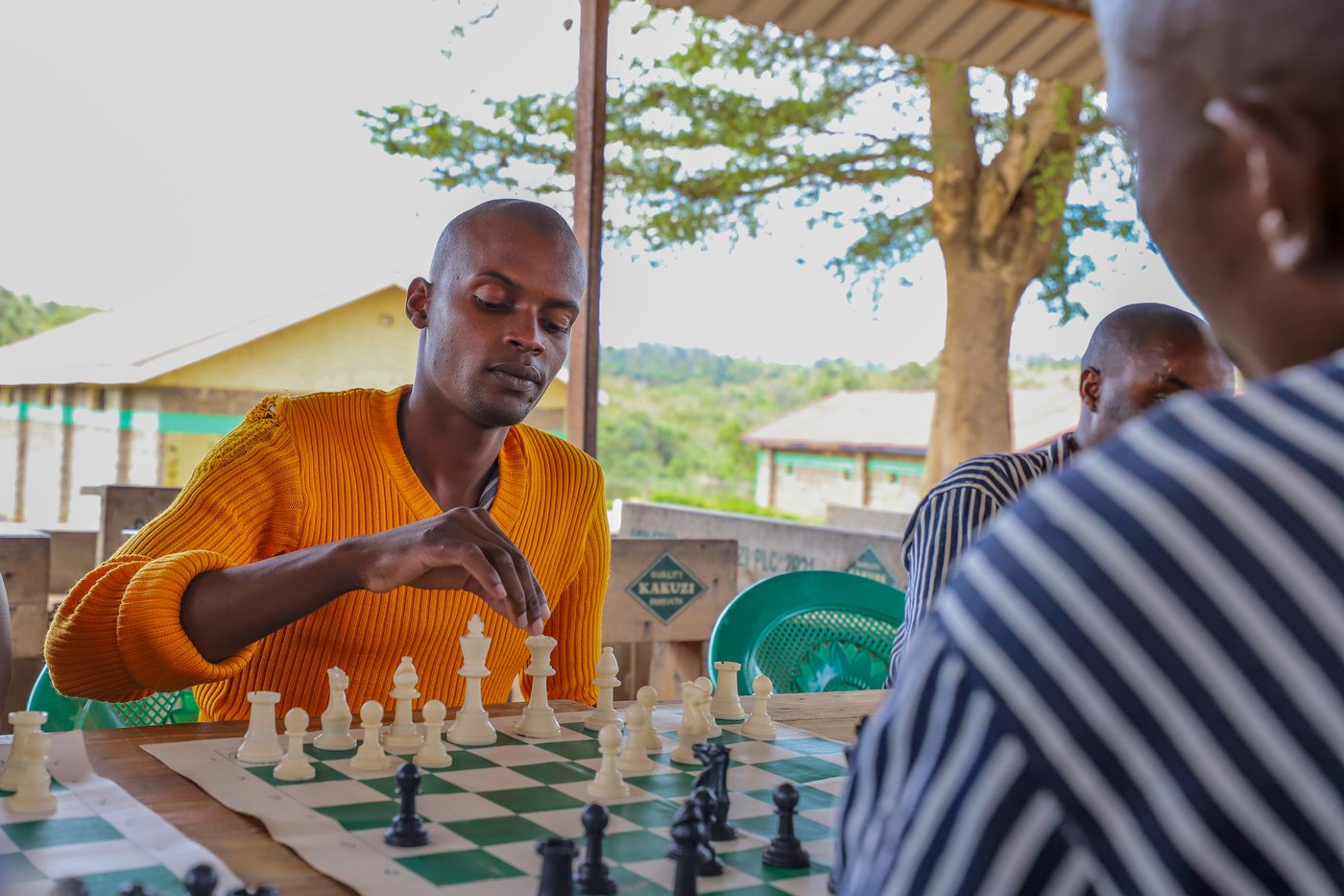 Kenyan prisoners play chess for fun behind bars and to help with rehabilitation | iNFOnews.ca