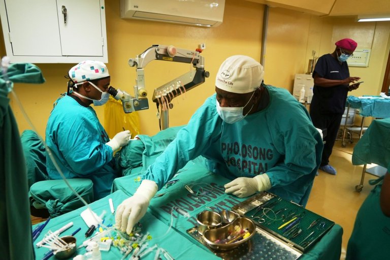 'Wow!' The eye surgery marathon that restored sight for some South Africans | iNFOnews.ca