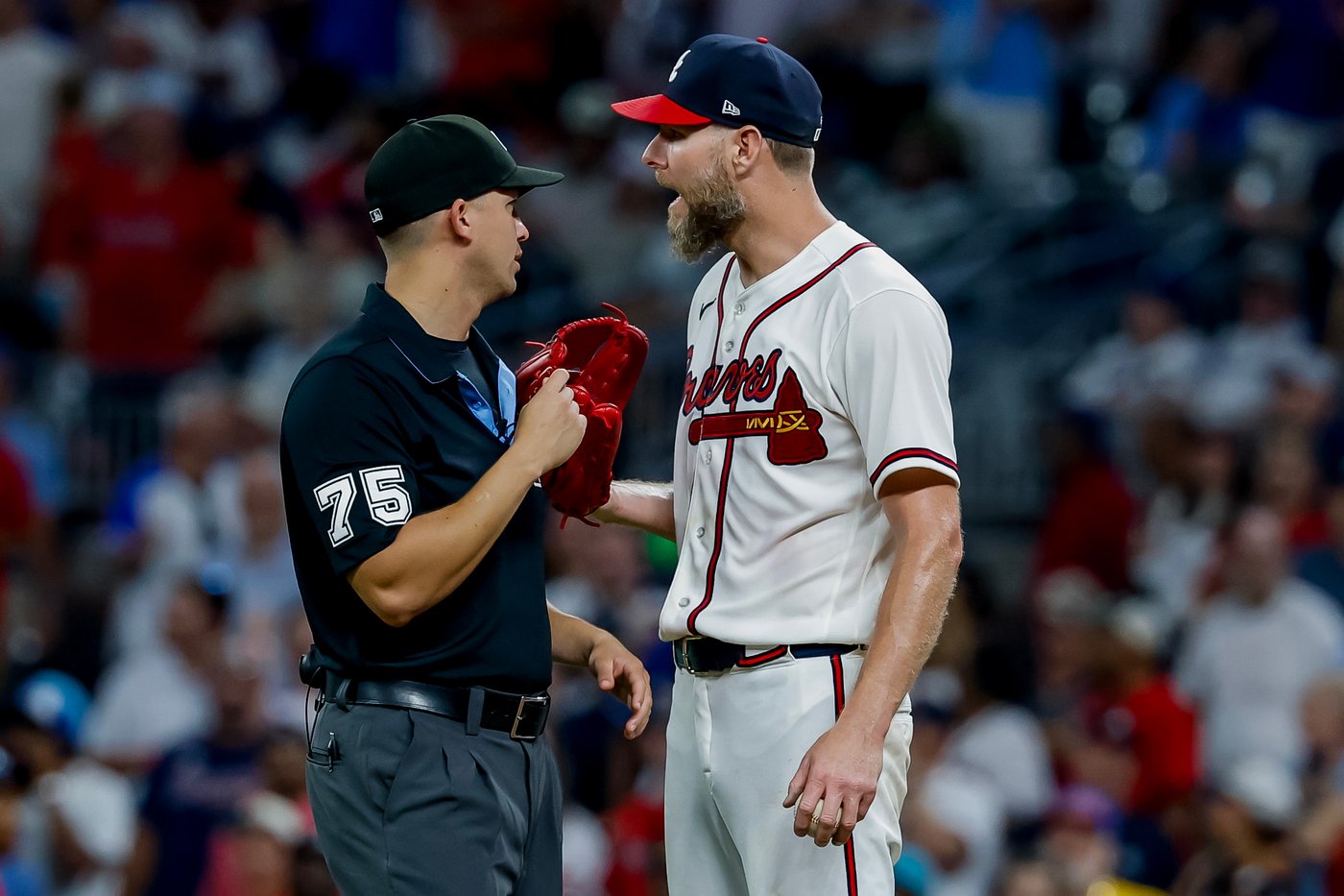 Braves' Sale demands ball in 9th to cap 1st complete game since 2019 in 1-0 shutout of Dodgers | iNFOnews.ca