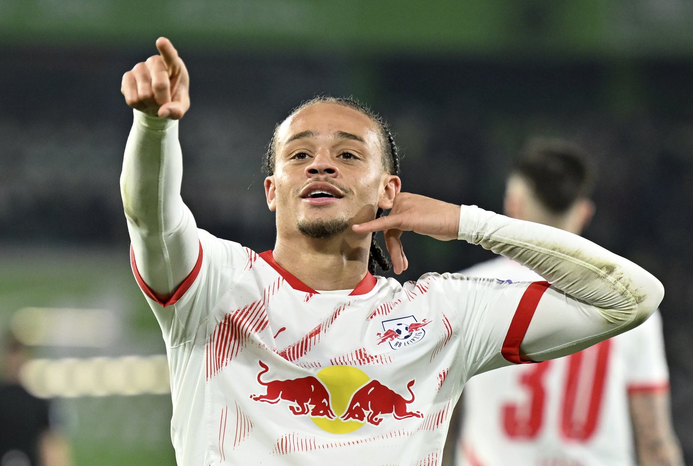 Simons grabs impressive double as Leipzig sends Wolfsburg to fourth straight loss | iNFOnews.ca