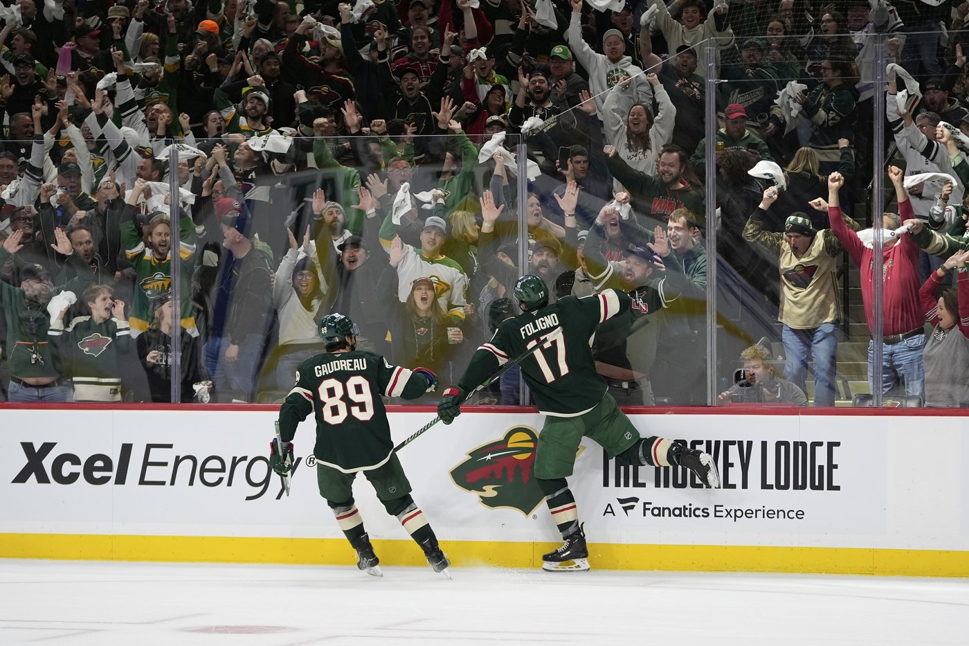 Kaprizov scores 2 power-play goals to help the Wild beat Vegas 5-2 for a 2-1 series lead | iNFOnews.ca