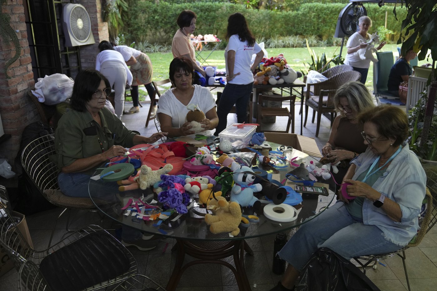 This hospital in Venezuela restores discarded toys for another round of love | iNFOnews.ca