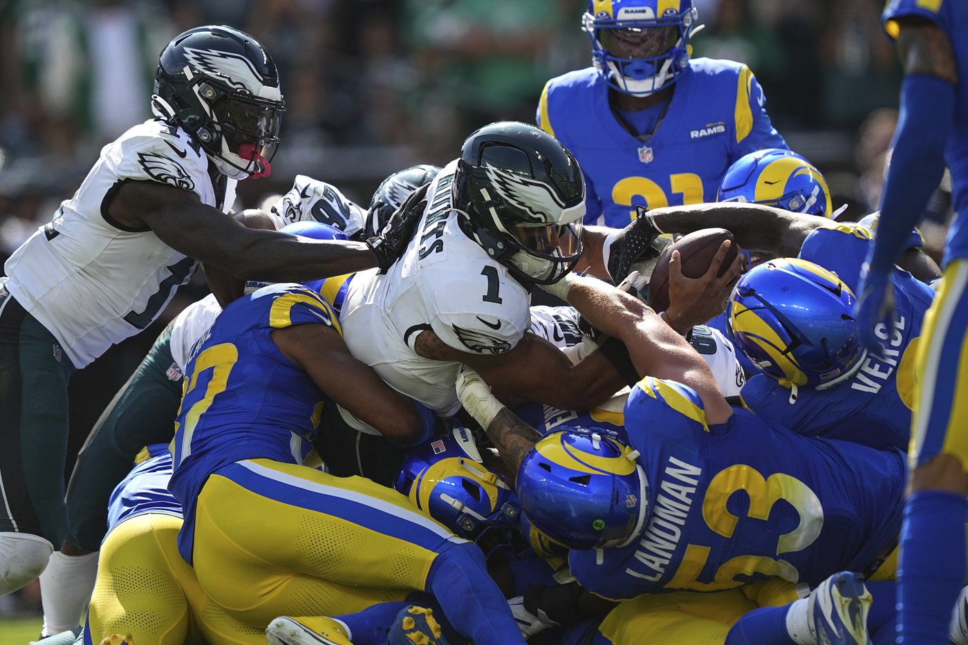 Eagles' secret weapon on their way to a 3-0 start? Two blocked field goals and a 61-yard return | iNFOnews.ca