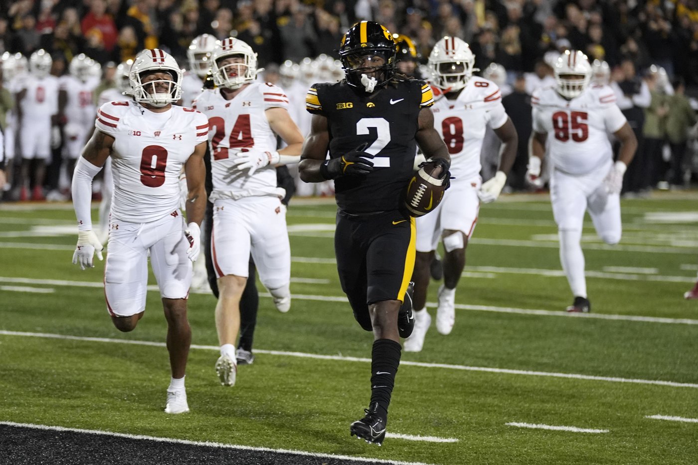 Kaleb Johnson scores 3 TDs, rushes for 135 yards in Iowa's 42-10 win over Wisconsin | iNFOnews.ca Kaleb Johnson scores 3 TDs, rushes for 135 yards in Iowa's 42-10 win over Wisconsin | iNFOnews.ca