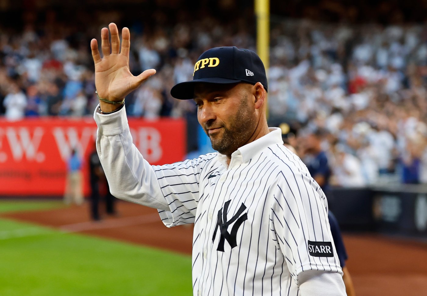 Daughter of 9/11 victim throws out first pitch as Yankees mark 25th anniversary of attacks | iNFOnews.ca Daughter of 9/11 victim throws out first pitch as Yankees mark 25th anniversary of attacks | iNFOnews.ca