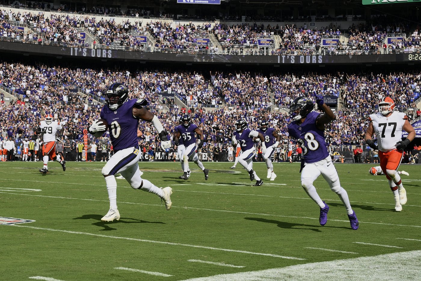 Lamar Jackson is now the NFL's career leader in passer rating. Ravens needed his arm vs. Browns | iNFOnews.ca Lamar Jackson is now the NFL's career leader in passer rating. Ravens needed his arm vs. Browns | iNFOnews.ca