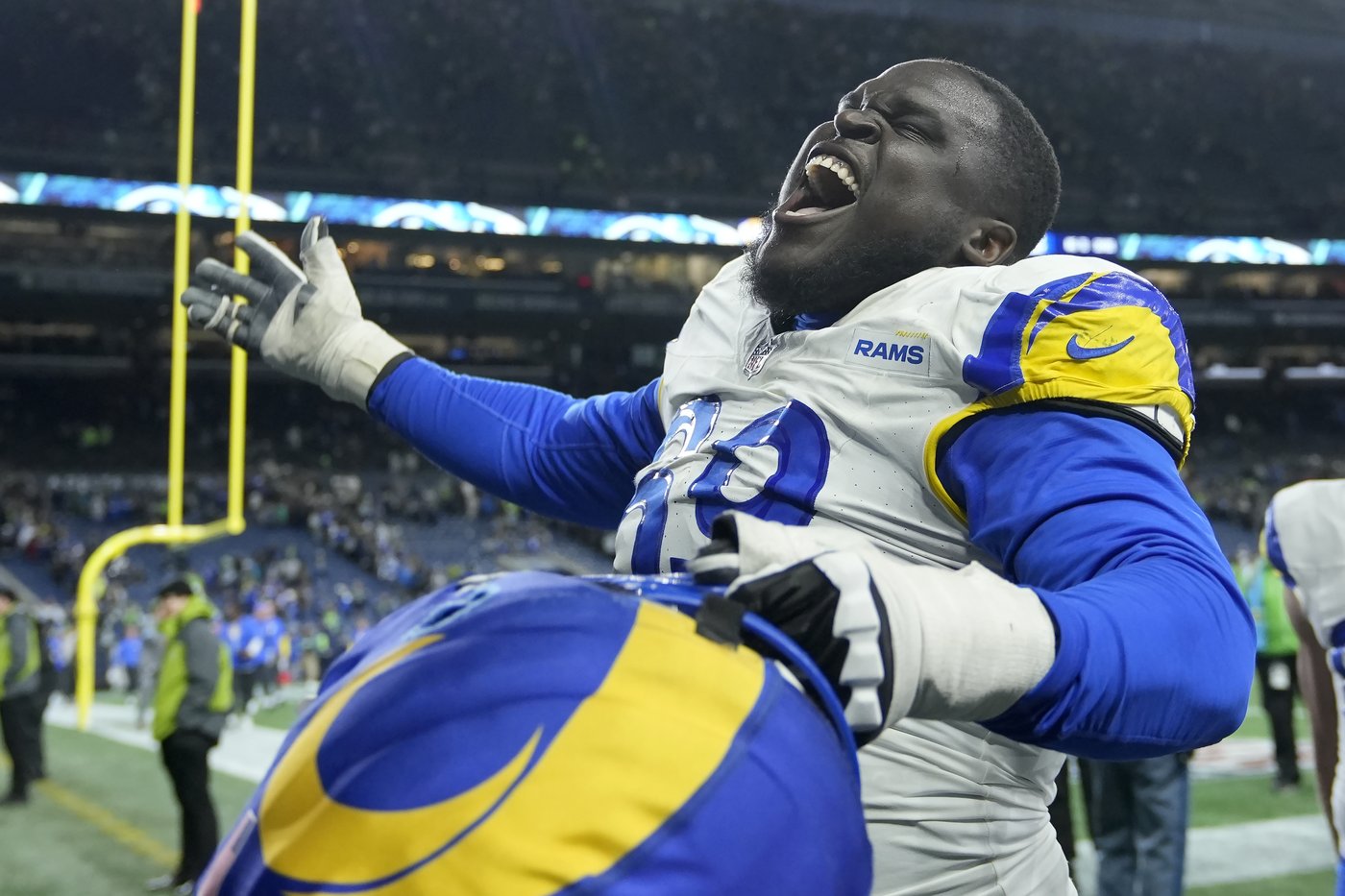 Demarcus Robinson's one-handed catch in OT gives Rams 26-20 win over Seahawks | iNFOnews.ca Demarcus Robinson's one-handed catch in OT gives Rams 26-20 win over Seahawks | iNFOnews.ca