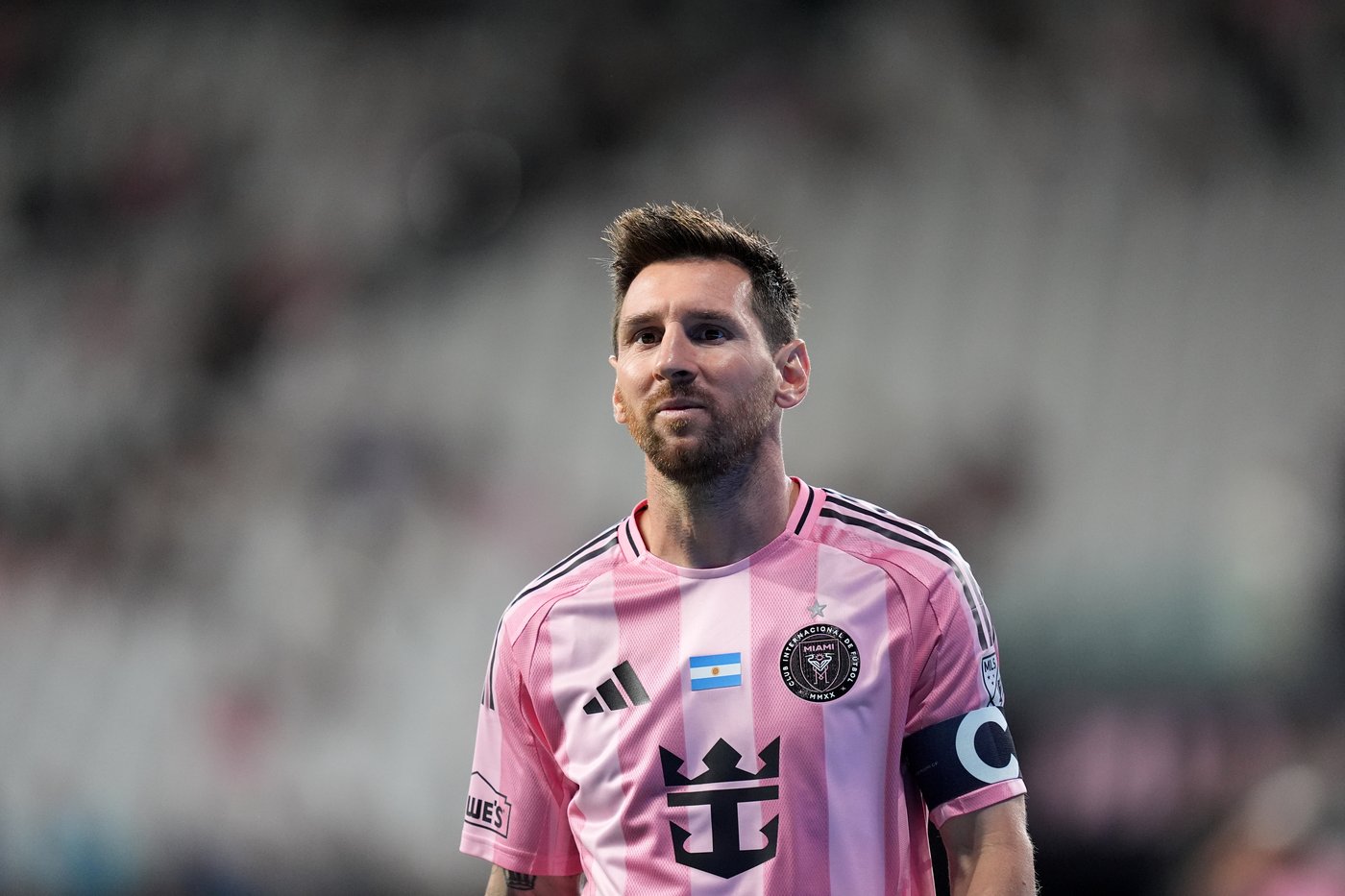 Messi leaves midway through second half, grabs at leg, Inter Miami rallies past Union 6-4 | iNFOnews.ca