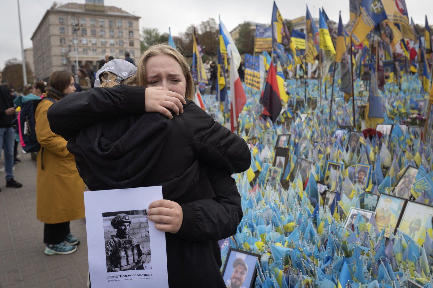 A likely Russian artillery strike kills at least 6 at a Ukrainian market | iNFOnews.ca A likely Russian artillery strike kills at least 6 at a Ukrainian market | iNFOnews.ca