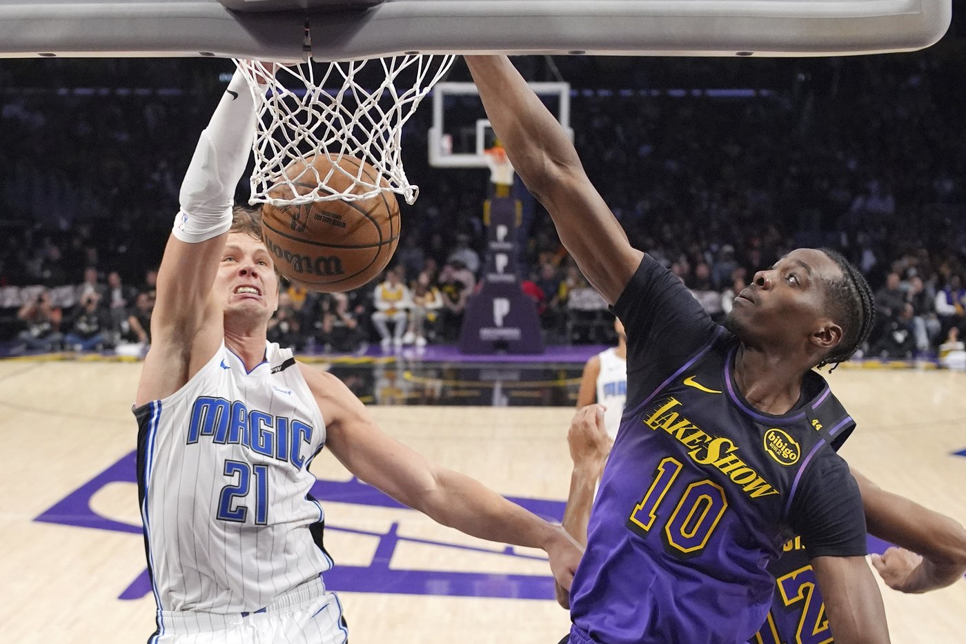 Franz Wagner hits a clutch 3, and the Magic exploit Davis' mistakes for a 119-118 win over Lakers | iNFOnews.ca