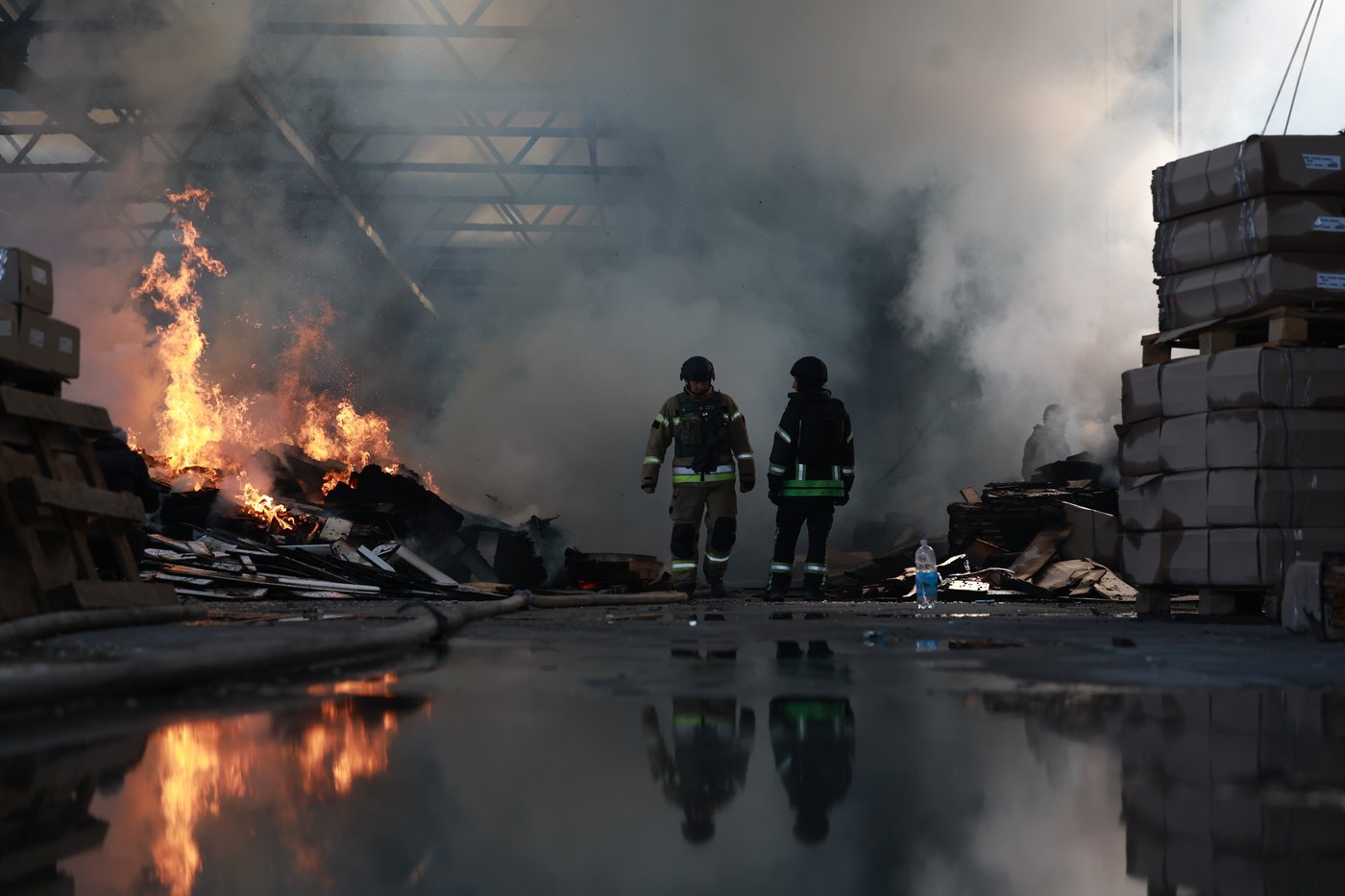 Ukraine fires nearly 900 drones at Russia as Kyiv braces for expected huge aerial attack | iNFOnews.ca