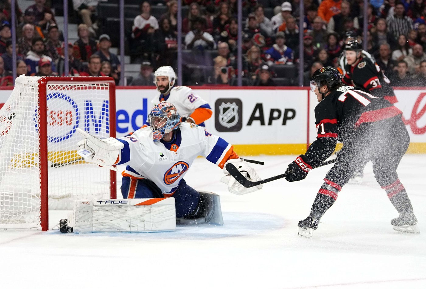 Senators reaping reward of Ullmark's impressive play to start season | iNFOnews.ca