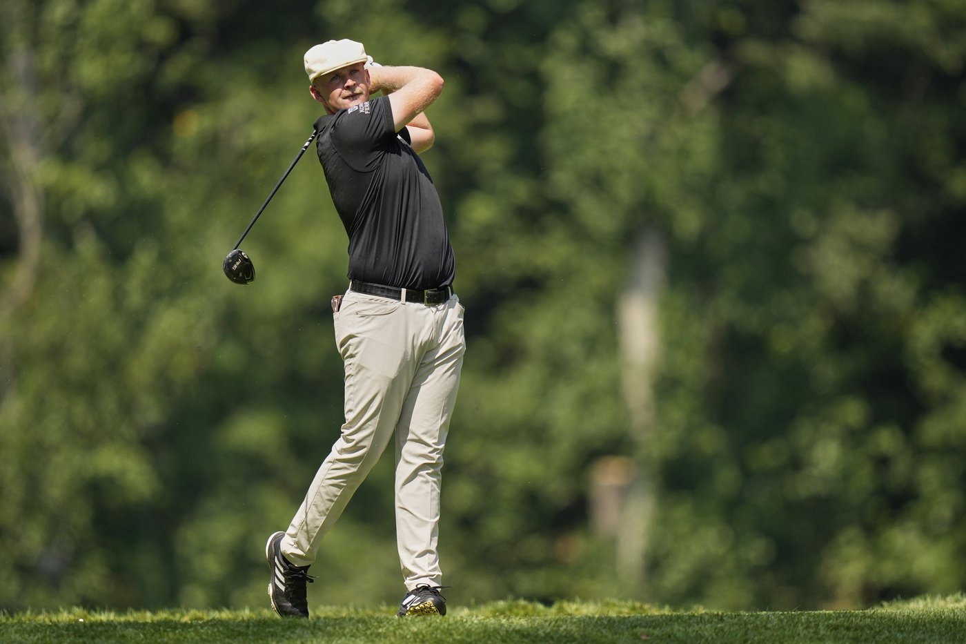Scottie Scheffler rallies from 4 shots down and wins BMW Championship for 5th victory of the year | iNFOnews.ca