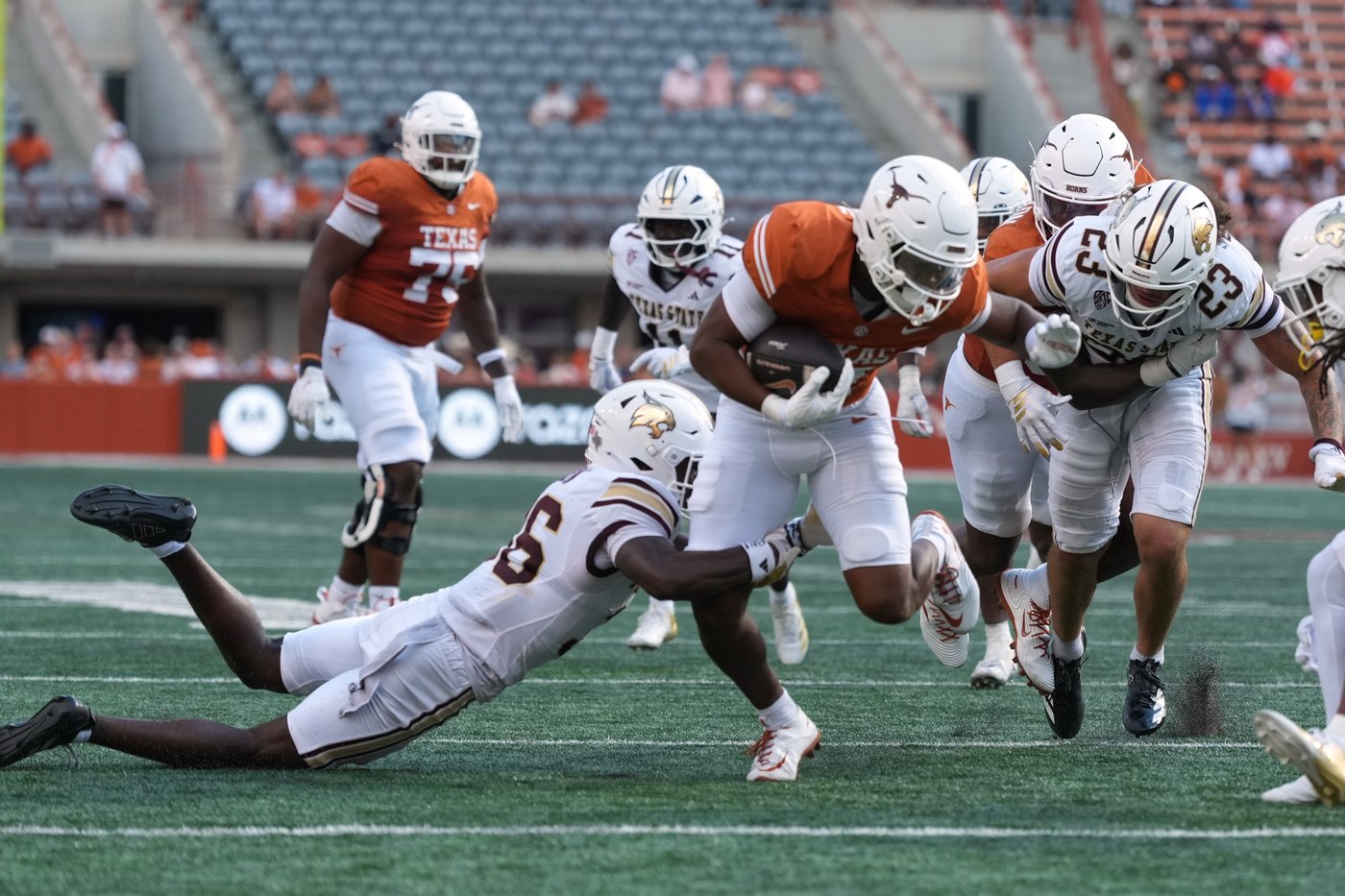 Arch Manning throws four TD passes and No. 5 Texas eases past Texas State in season opener 59-7 | iNFOnews.ca Arch Manning throws four TD passes and No. 5 Texas eases past Texas State in season opener 59-7 | iNFOnews.ca