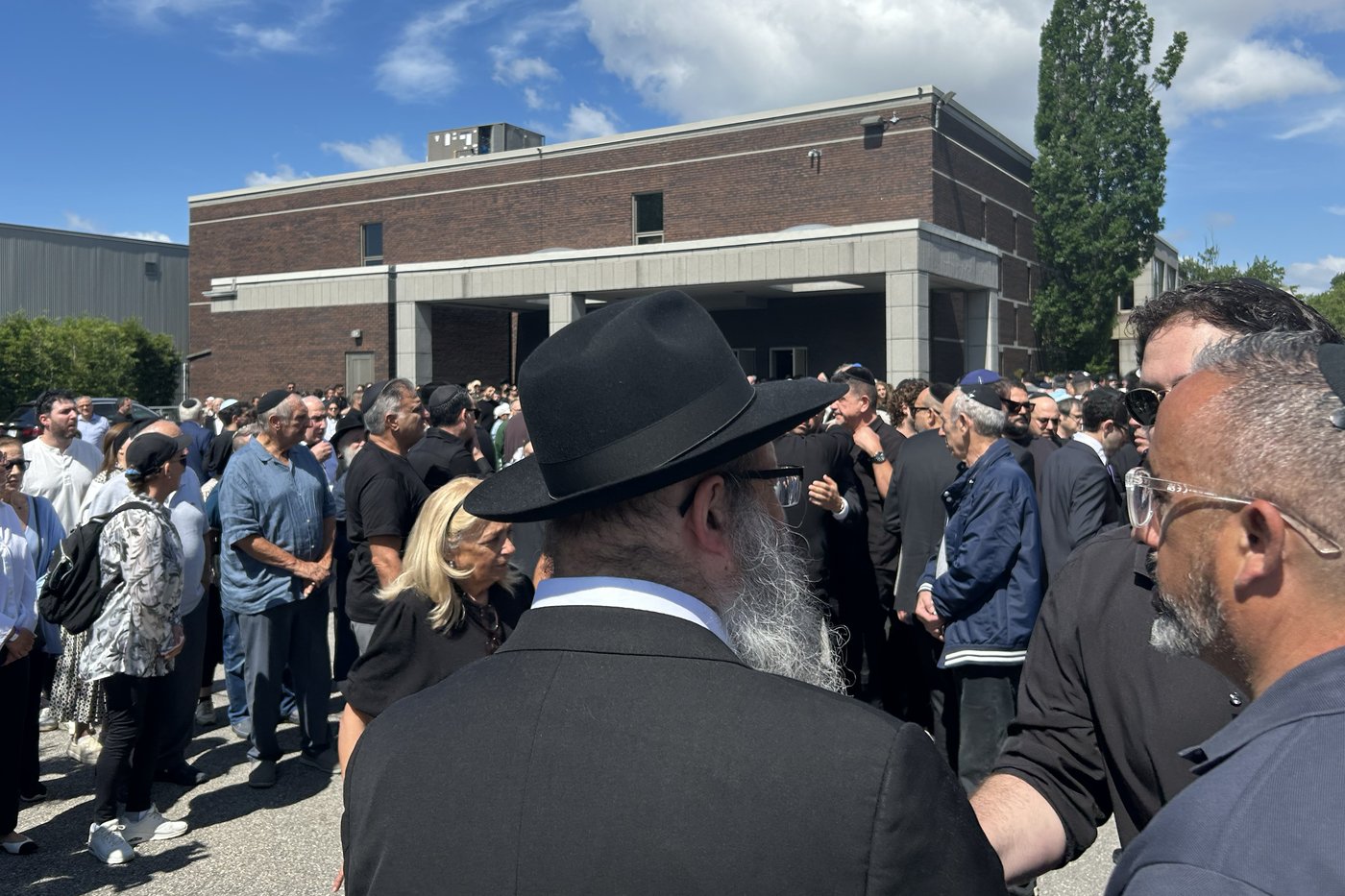 Family and friends honour bystander killed in Montreal shooting | iNFOnews.ca Family and friends honour bystander killed in Montreal shooting | iNFOnews.ca