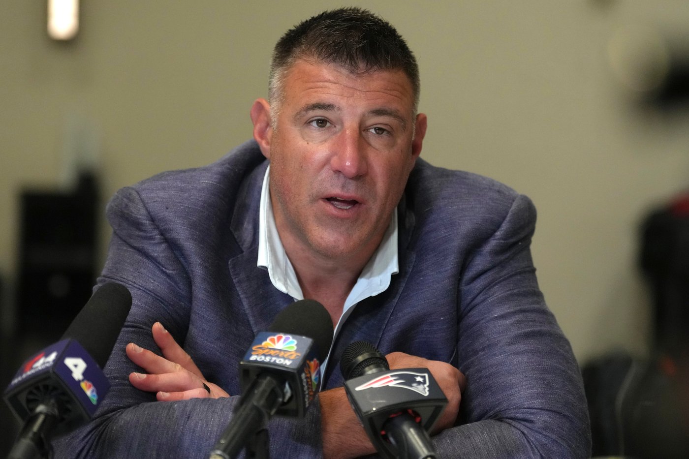 NFL is not investigating Patriots coach Mike Vrabel for behavior regarding reporter Dianna Russini | iNFOnews.ca