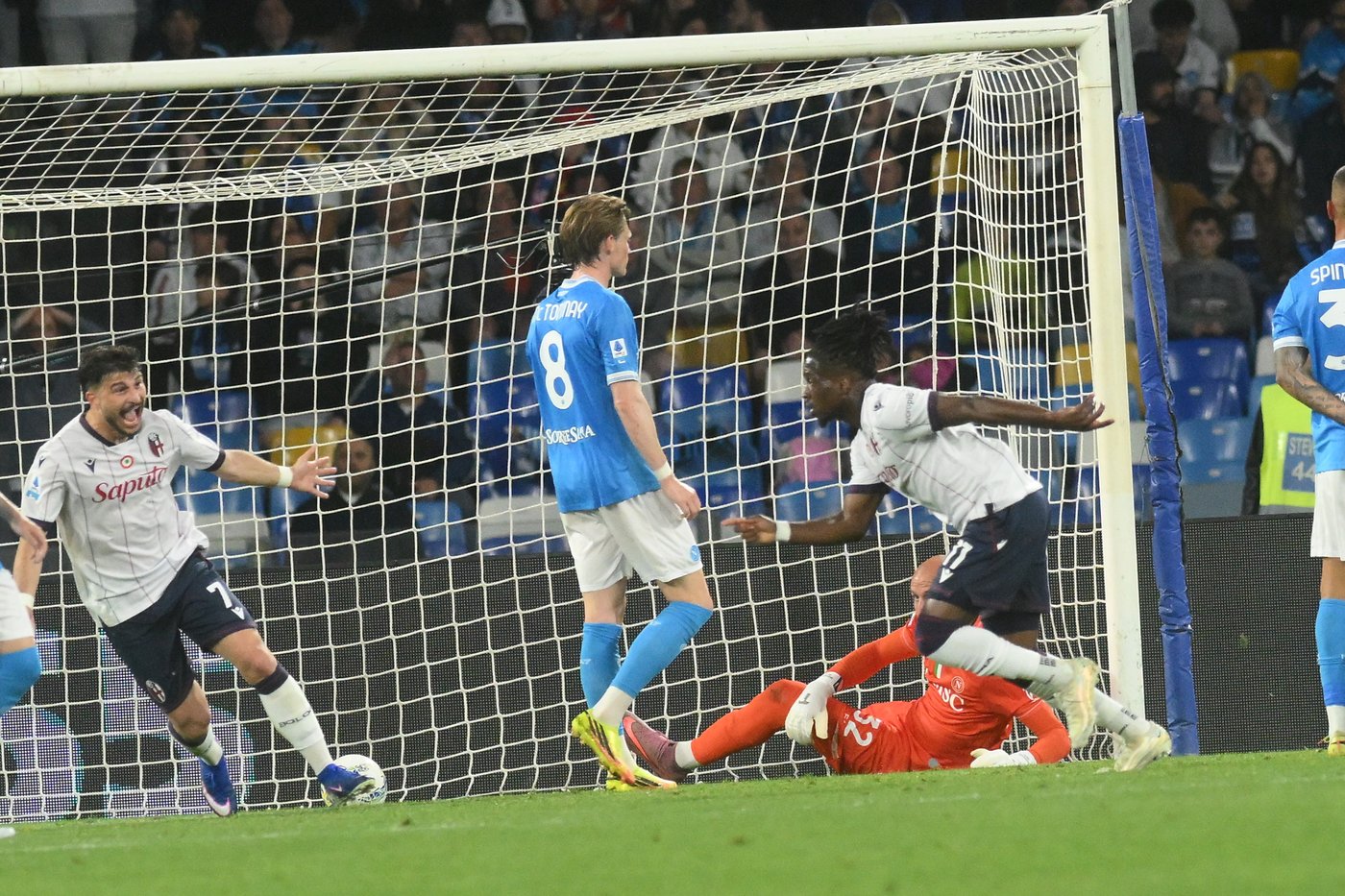 Acrobatic late goal gives Bologna surprise win at Napoli | iNFOnews.ca Acrobatic late goal gives Bologna surprise win at Napoli | iNFOnews.ca